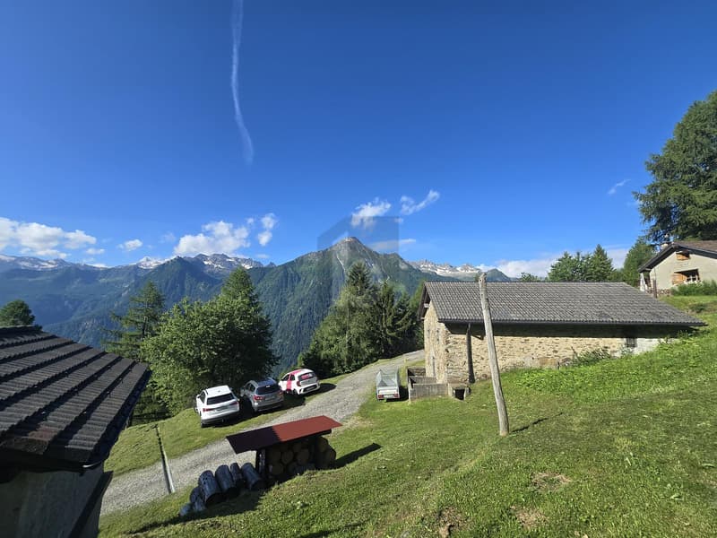 IN POSIZIONE SOLEGGIATA DA RISTRUTTURARE (2)