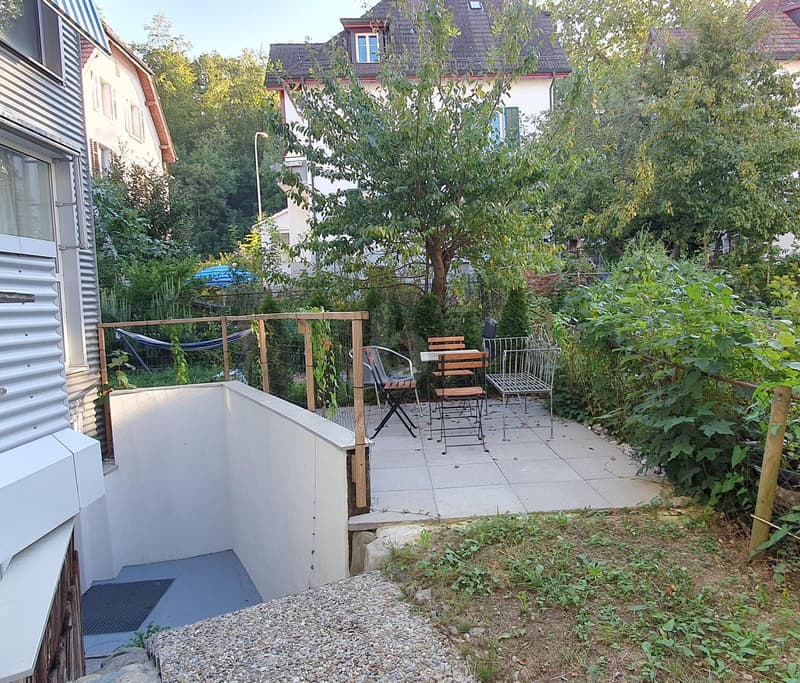 MÖBLIERT UND MODERN AN RUHIGER LAGE (4)