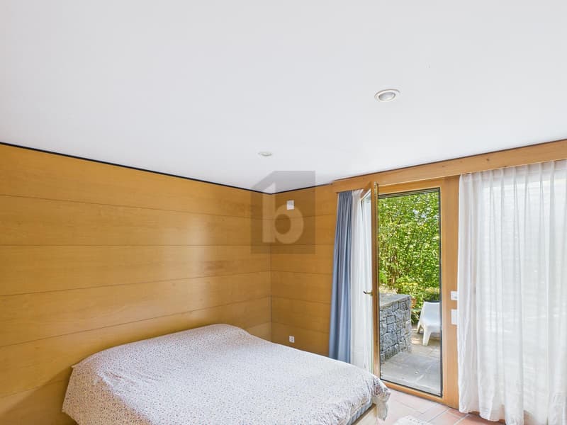 Modern and spacious property in a quiet location (3)
