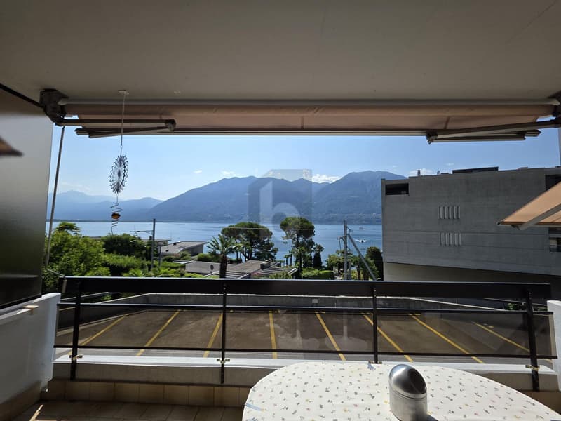 GRAZIOSO CON MERAVIGLIOSA VISTA LAGO (1)