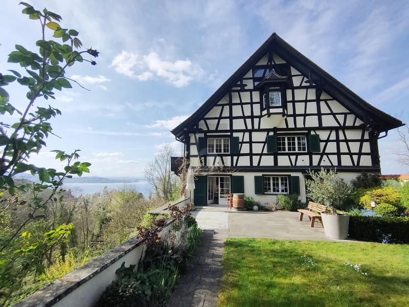 Peaceful, private, and stately living (1)