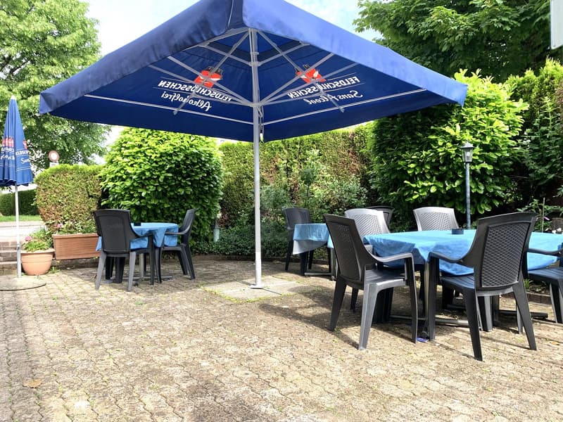 Ristorante di Successo con Terrazza e Bar (2)