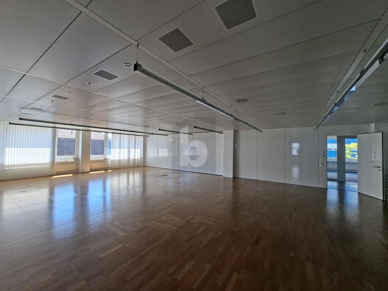 LOTS OF SPACE FOR YOUR BUSINESS SUCCESS (5)