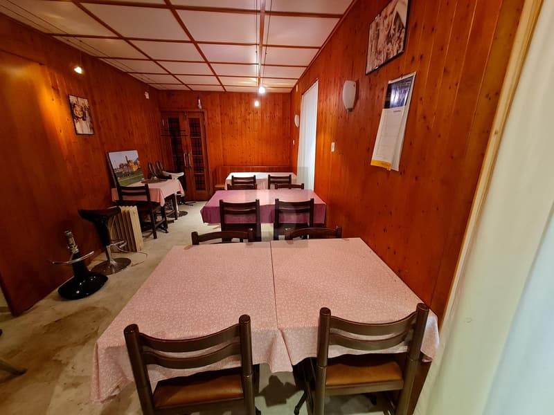 Spacious with a lot of potential (3)