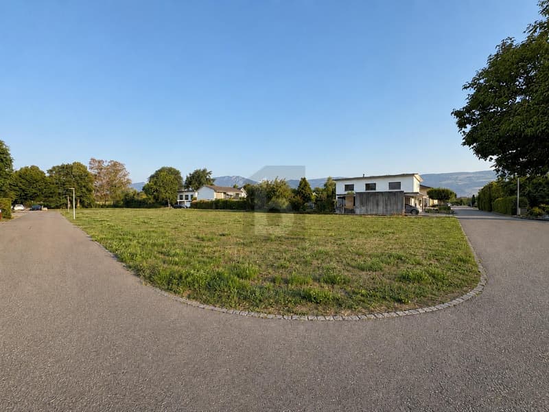 Paradise Building Plot in Family-Friendly Quarter (2)