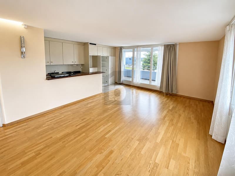 ÉTAGE BUREAUX À 4,39 % BRUT ET 35 PLACES DE PARC (4)