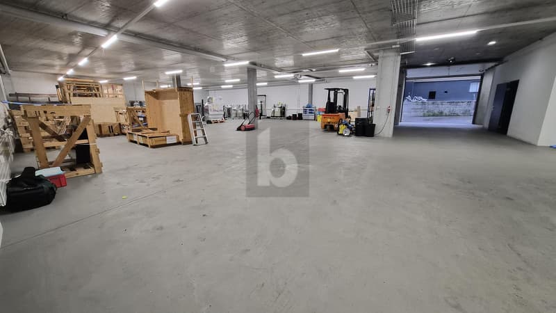 SPACIOUS WITH PRIVATE ENTRANCE (2)
