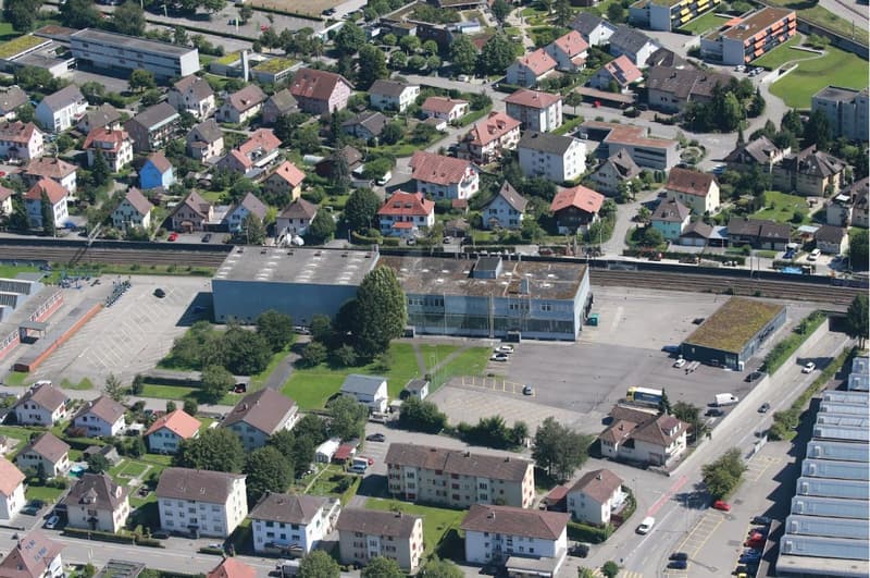 10 - 300 PLACES DE STATIONNEMENT EXTÉRIEURES DISPONIBLES (3)