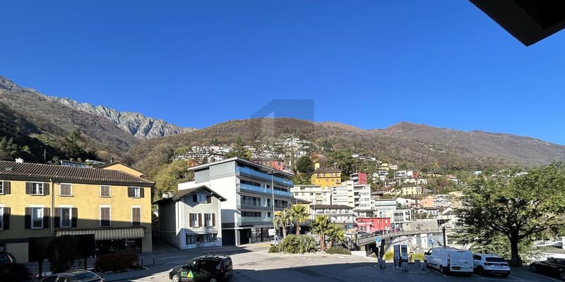 Beautiful mountain view near the lake (1)