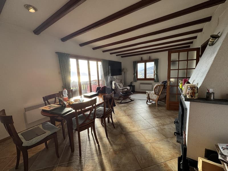 Charming with Garden and Lake View - Peaceful Setting (3)