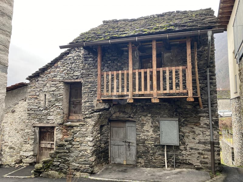 IN POSIZIONE TRANQUILLA E SOLEGGIATA, CON PROGETTO. (2)