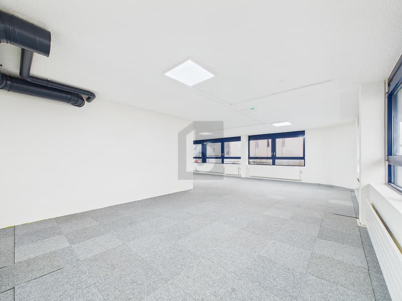 HELLER SHOWROOM IN TOP LOCATION (5)