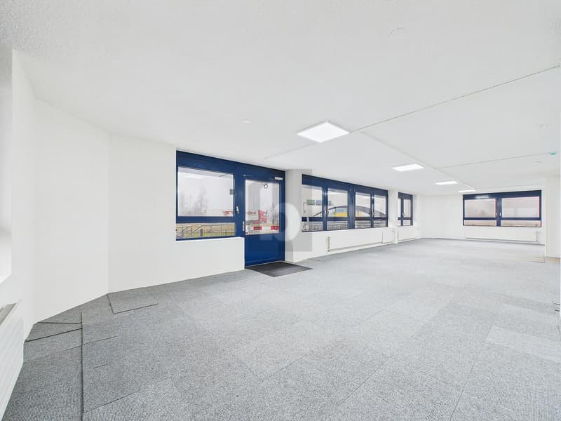 HELLER SHOWROOM IN TOP LOCATION (1)