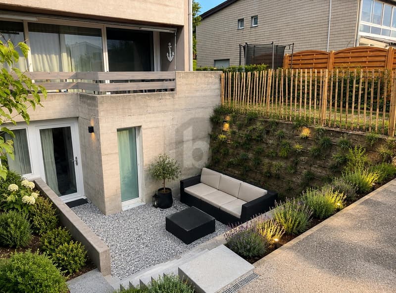 APPARTEMENT DE VILLE DANS UN ENVIRONNEMENT VERDANT (MAISON MITOYENNE) (4)