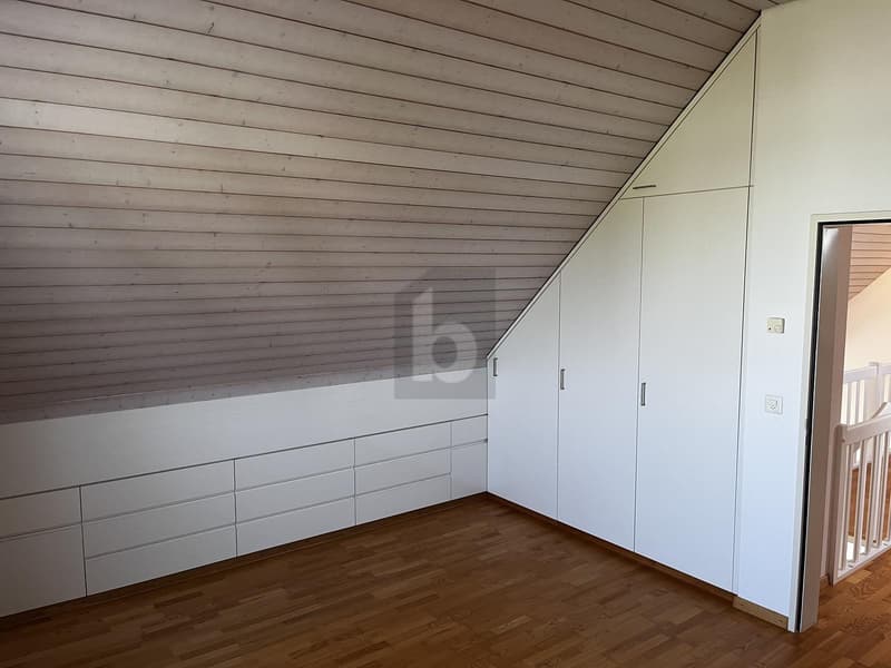 Living on two levels with a far-reaching view into the green (4)
