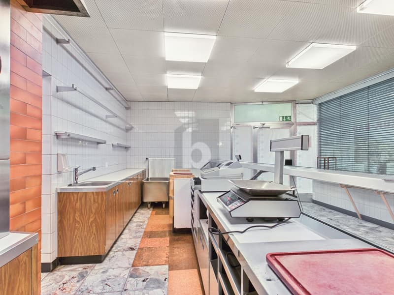 At the best location with walk-in traffic (4)