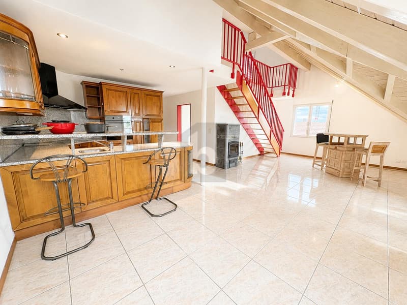 THOUGHTFUL FLOOR PLAN AND BRIGHTLY LIT (1)