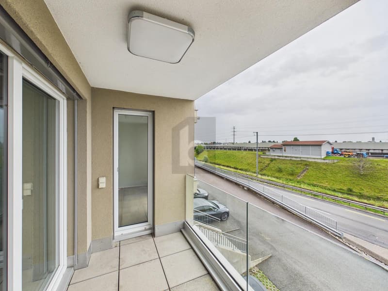 Inondato di luce con balcone (5)