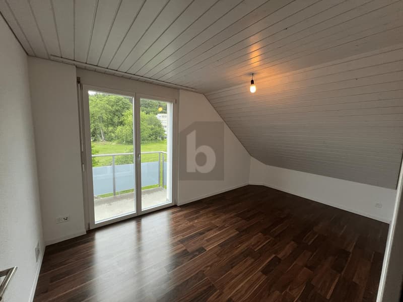 LICHTDURCHFLUTET UND MODERN AN PRIVATER LAGE (5)