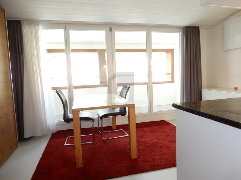 CENTRAL, WITH LARGE SHOWER (2)