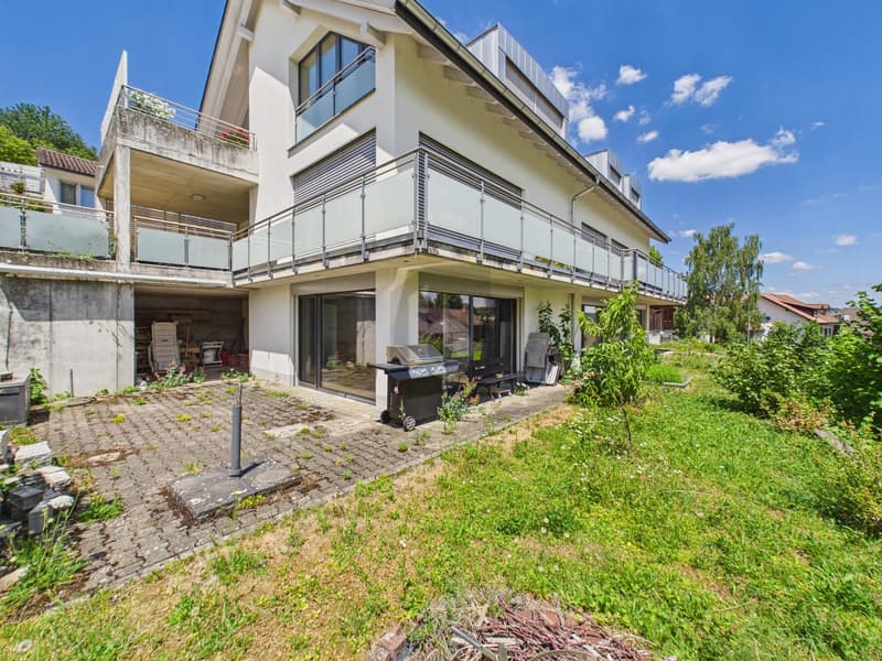 MODERN UND RUHIG MIT GARTEN UND PARKPLÄTZE (2)