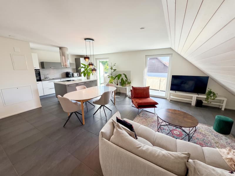 ELEGANT DUPLEX BATHED IN LIGHT (2)