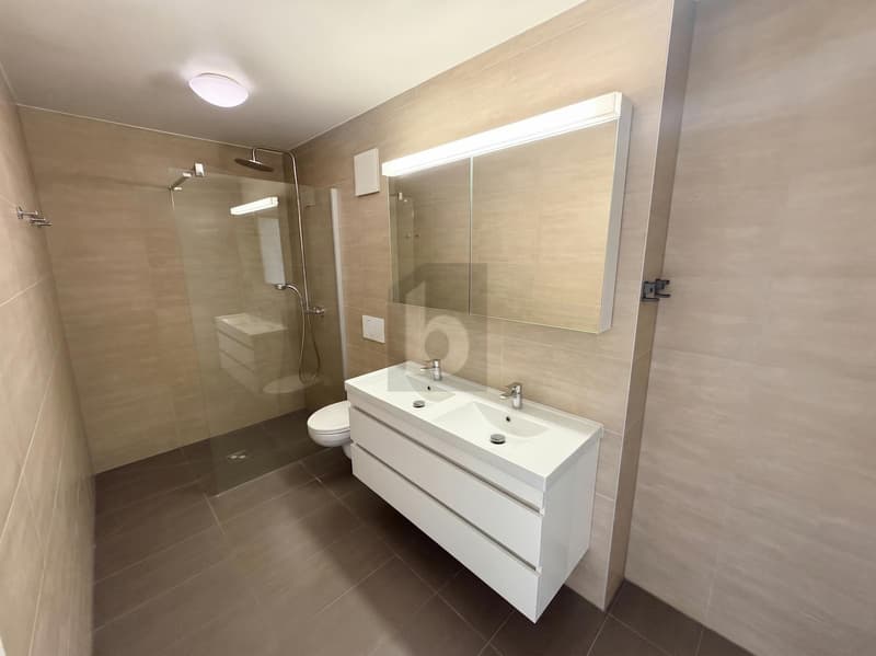 ELEGANT DUPLEX BATHED IN LIGHT (4)