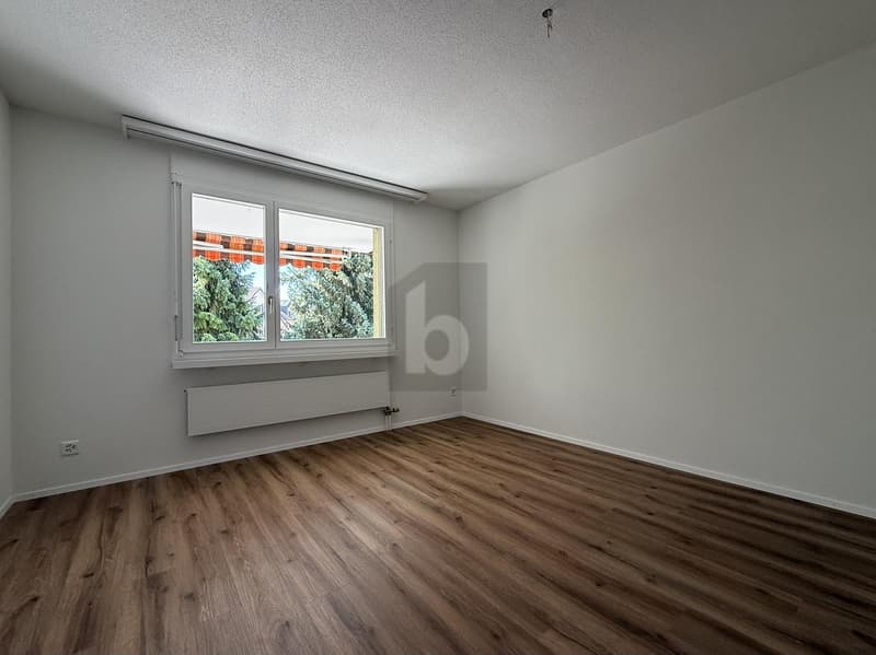 FRISCH RENOVIERT MIT GROSSEM BALKON (3)