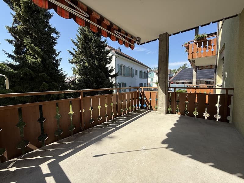 FRISCH RENOVIERT MIT GROSSEM BALKON (5)