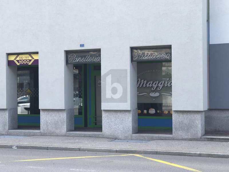 Shop in central position (2)