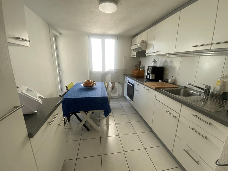 SPACIEUX, SITUÉ AU CENTRE (5)