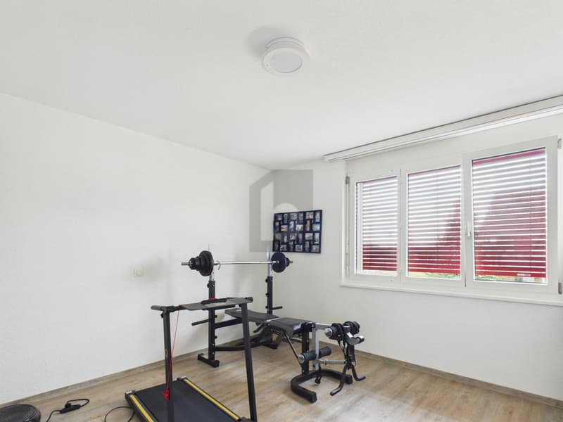 Well-maintained with plenty of storage space (3)