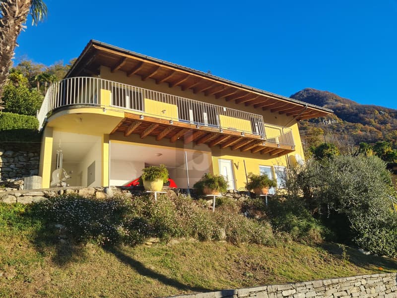 Modern property with garden and fabulous view (2)