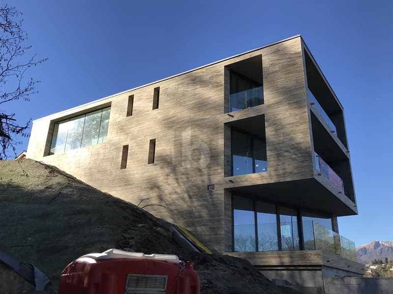 Modern and Elegant in Sunny Position (1)