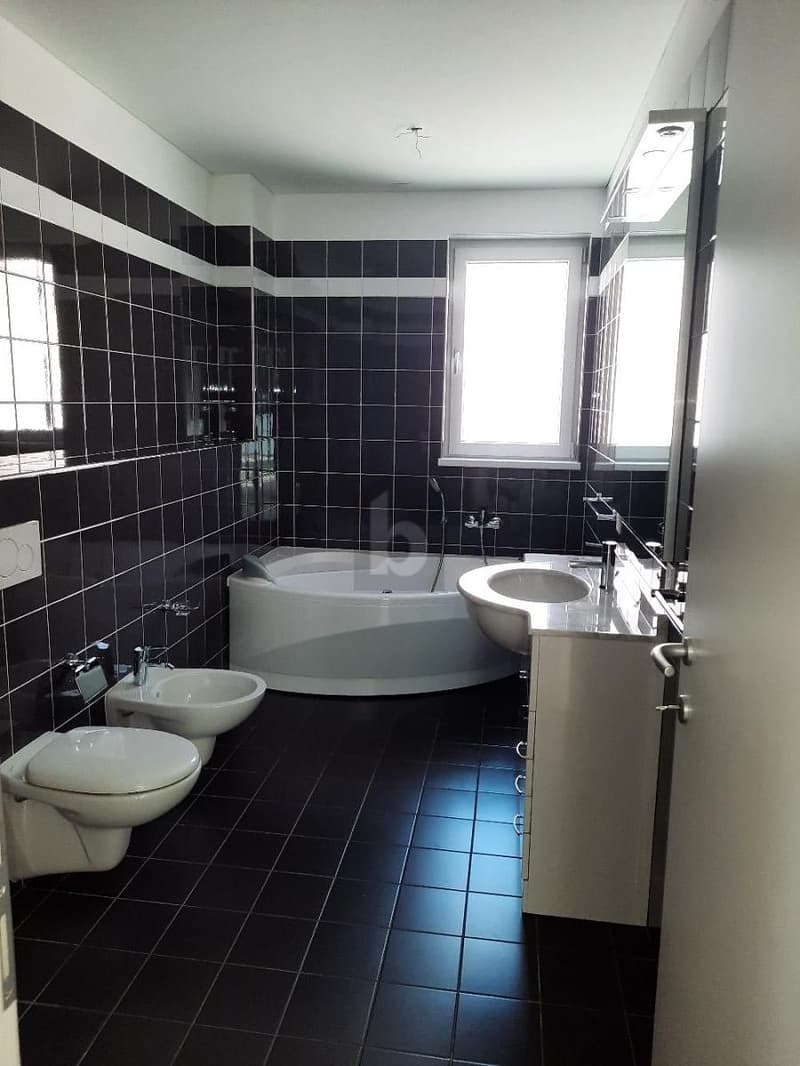 With large terrace and private garden (4)