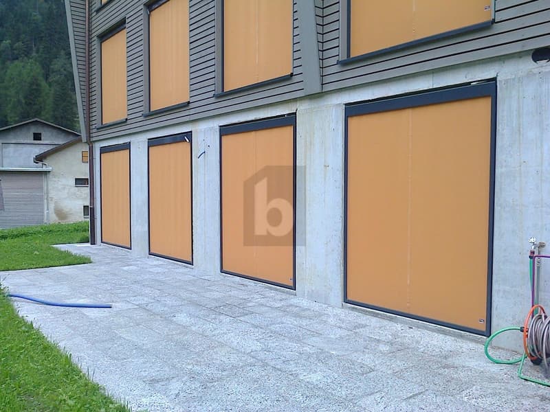 Modern and bright with garden (2)
