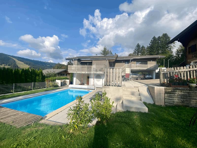 BEL APPARTEMENT AVEC PISCINE (2)