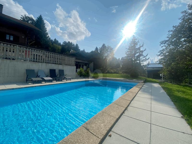 BEL APPARTEMENT AVEC PISCINE (1)