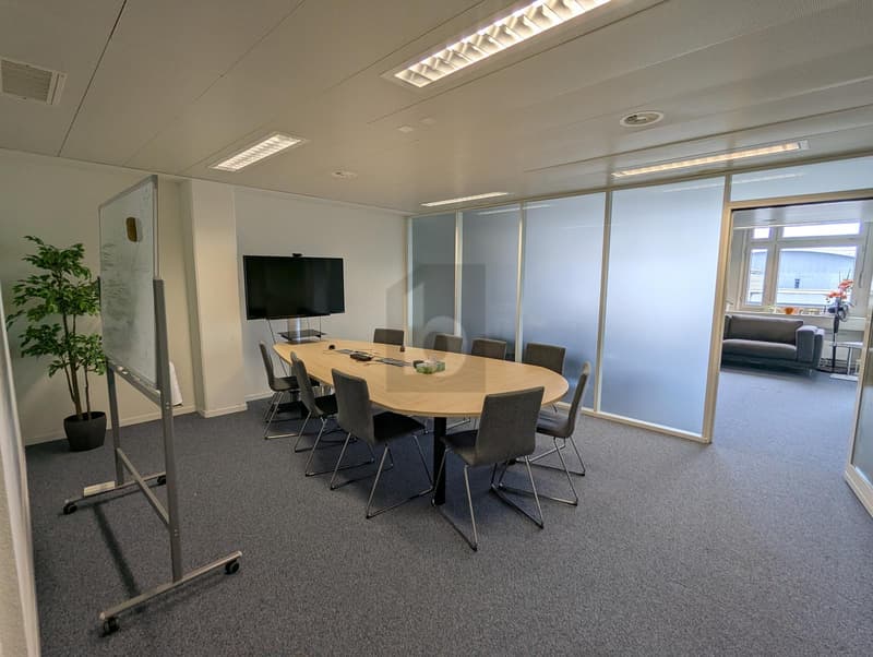 FLEXIBEL MIT EMPFANG, TERRASSE UND WARENLIFT (4)