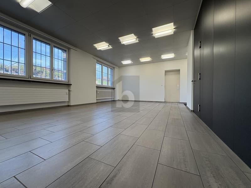 Light-Flooded with Top Accessibility (5)