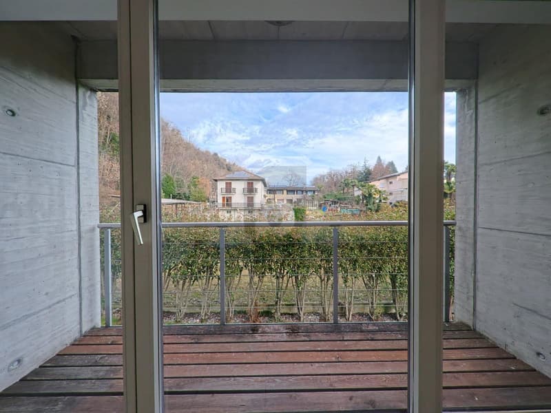 ELEGANTE E SPAZIOSA CON GIARDINO E PISCINA (4)