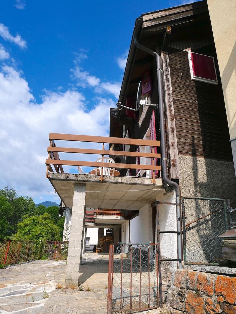 Charming house with terrace and open view (3)