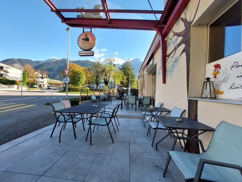 Élégamment rénové avec terrasse en plein centre-ville ! (1)