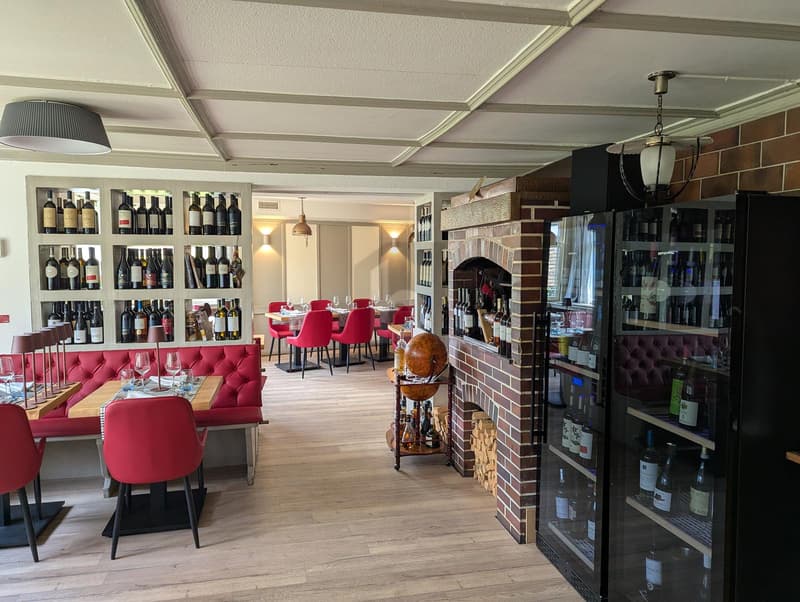 RESTAURANT MIT TERRASSE UND ZWEI WOHNUNGEN (1)