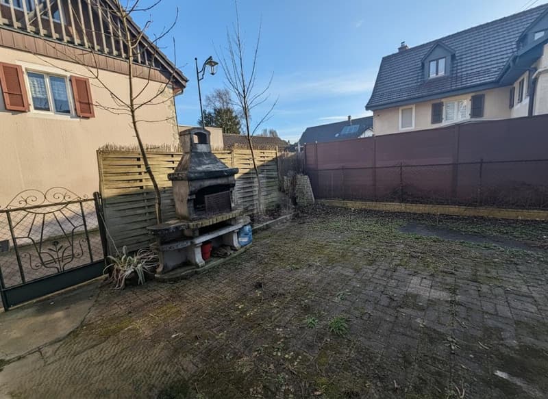 BEAU POTENTIEL, AU COEUR DU VILLAGE (5)