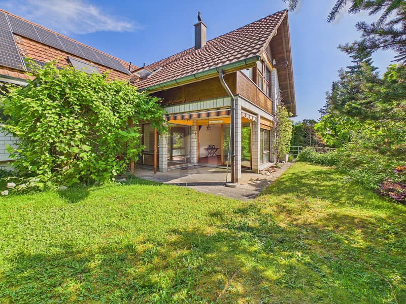FAMILIENFREUNDLICH MIT SONNIGEM GARTEN (1)