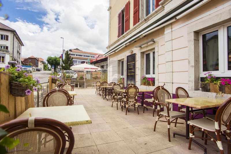 HÔTEL CLÉ EN MAIN À FORT POTENTIEL (2)