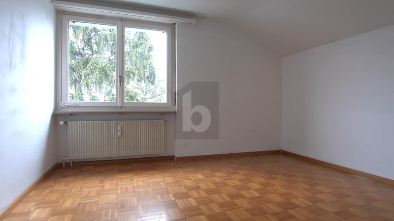 VIEL PRIVATSPHÄRE, ESTRICH & AUSSENSTELLPLATZ (5)
