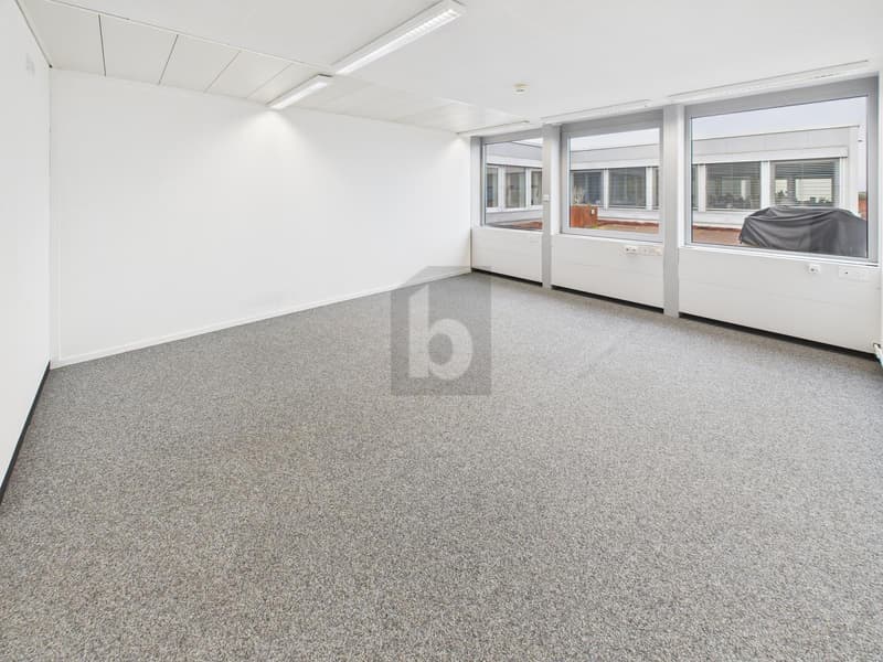 GUT GELEGEN UND PRAKTISCH (BÜRO 4.26) (2)