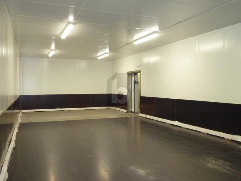 2 CHAMBRES FROIDES ET BUREAU PROCHE YVERDON ! (4)